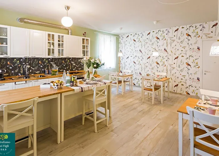 Il Profumo Dei Tigli R&b, Elegante Casa Nuova A Bed & Breakfast